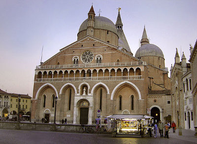 Basilica-santAntonio-Padova